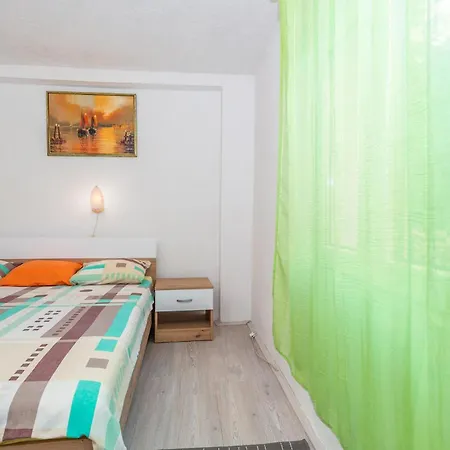 Ferienhaus Five-bedroom In Polje (Krk)