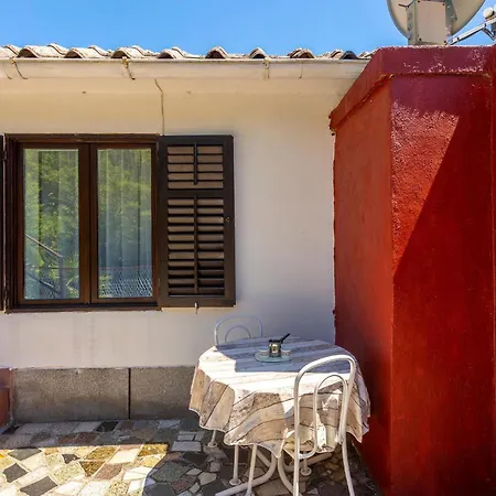 Five-bedroom In