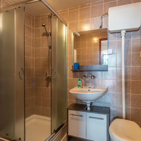 Ferienhaus Five-bedroom In Polje (Krk)