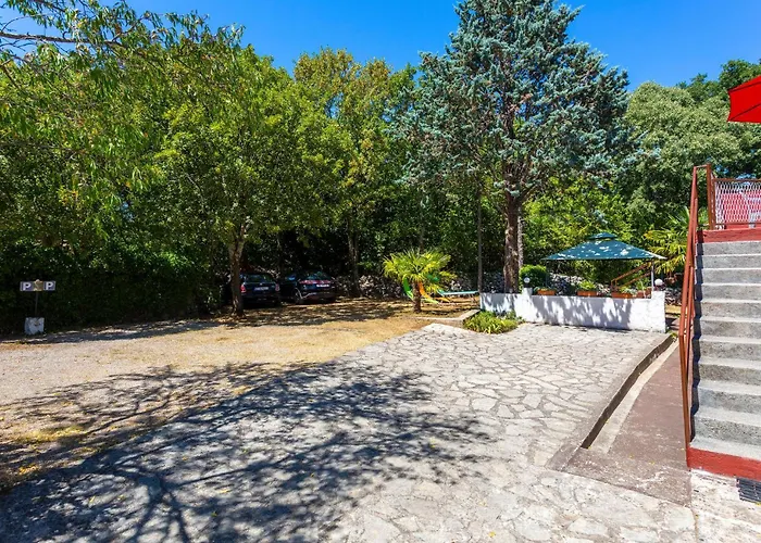 Five-bedroom In Holiday home *