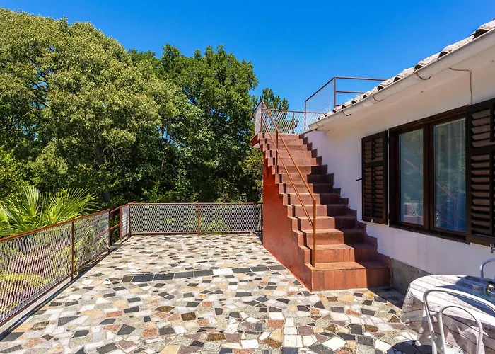 Five-bedroom In *