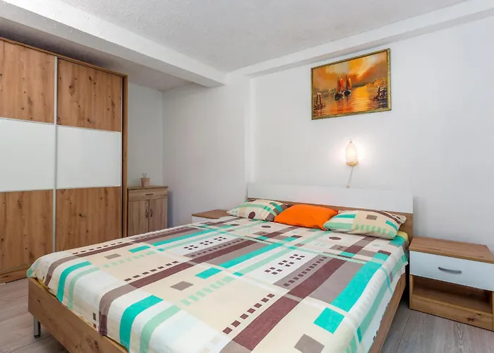 Five-bedroom In
